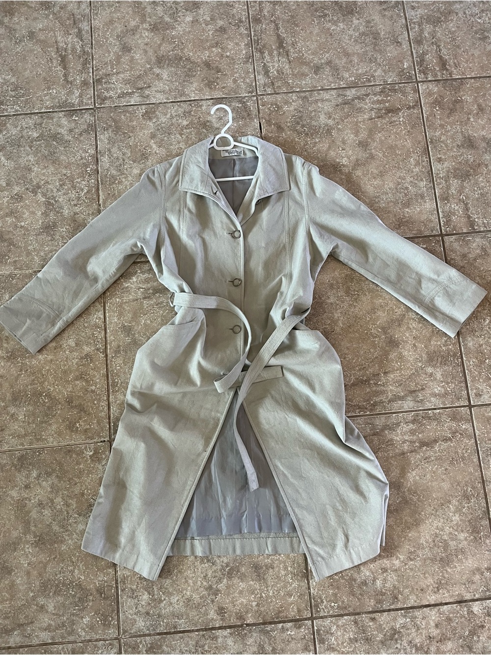 Vintage 70’s women’s suede trenchcoat